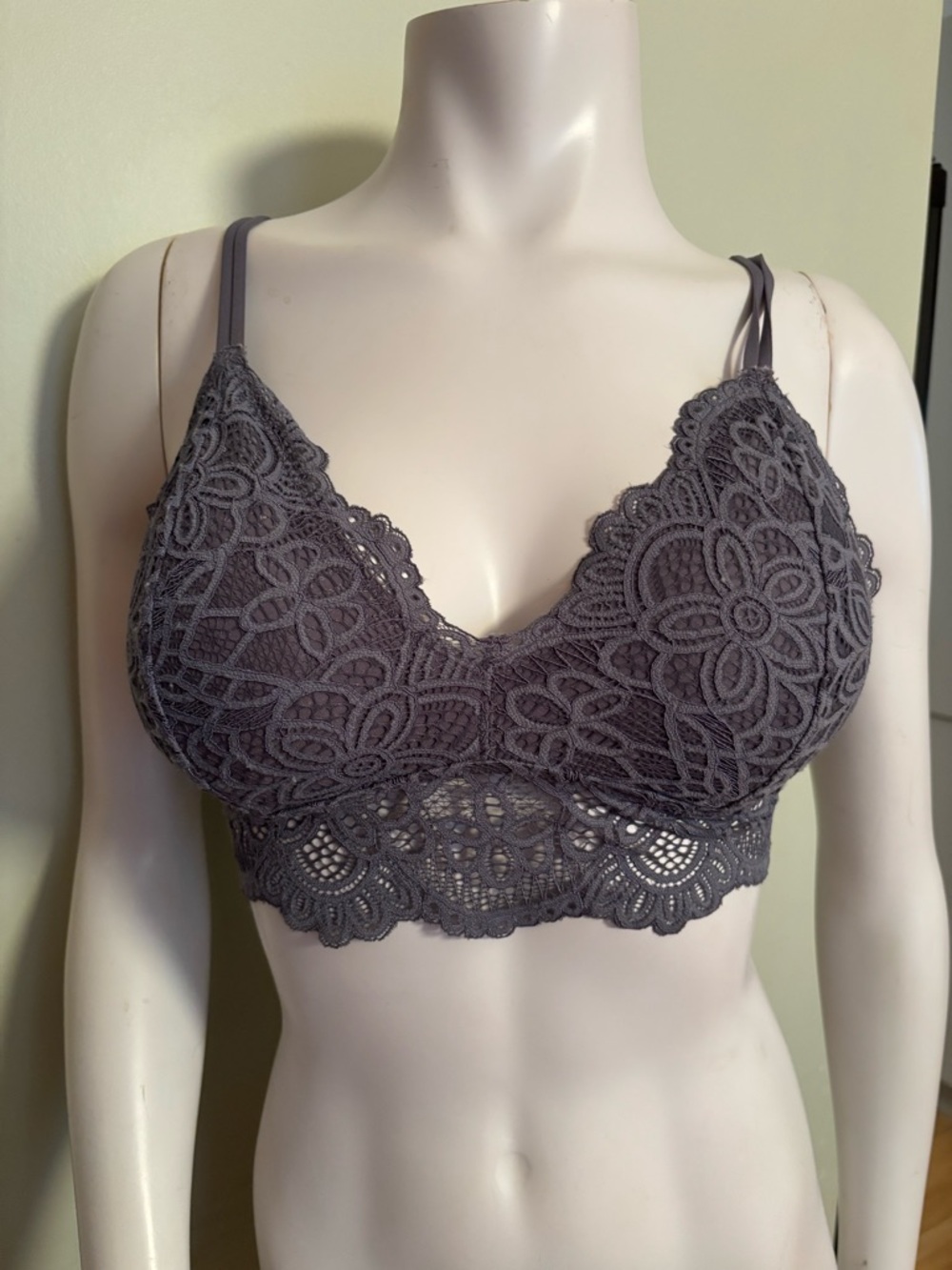 Colsie Floral Lace Bralette in Charcoal